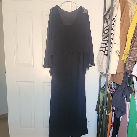 Melinda Eng Black 100% Silk Cape Maxi Dress Size 16 - coffeafoods.com